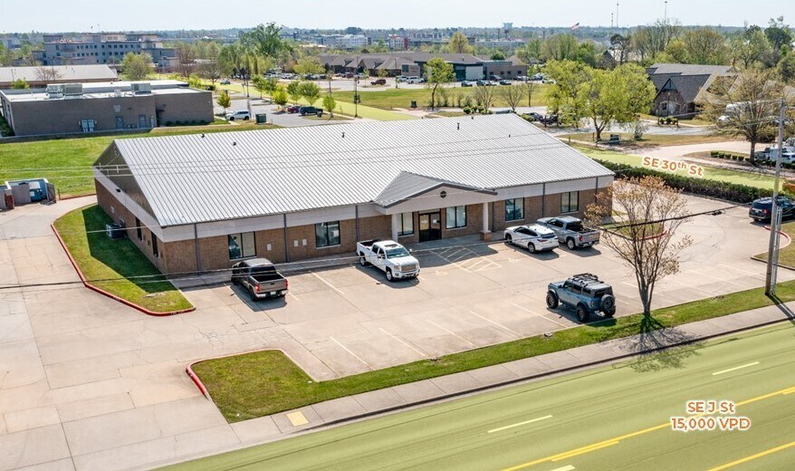 2903 SE J St, Bentonville, AR for sale - Building Photo - Image 1 of 14