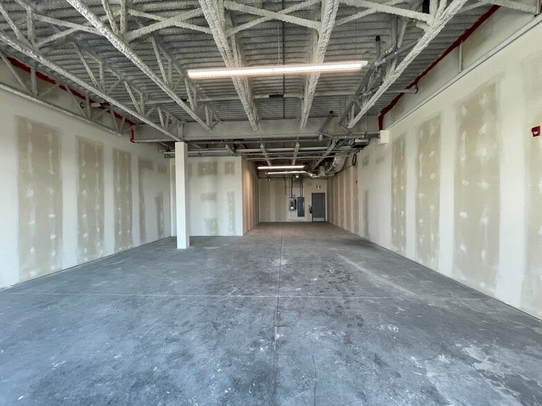 6828 178 Av NW, Edmonton, AB for sale - Interior Photo - Image 1 of 1