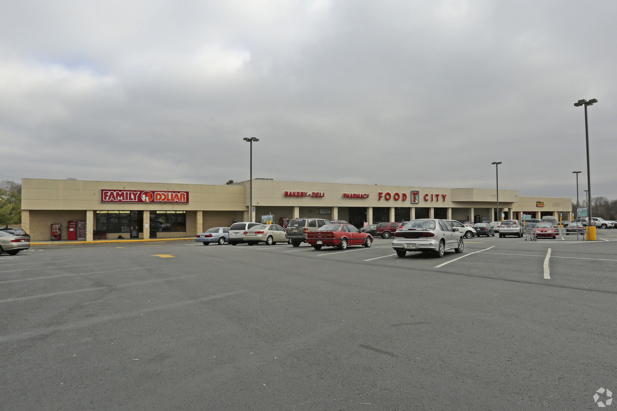 12041214 State St, White Pine, TN 37890 White Pine Shopping Center