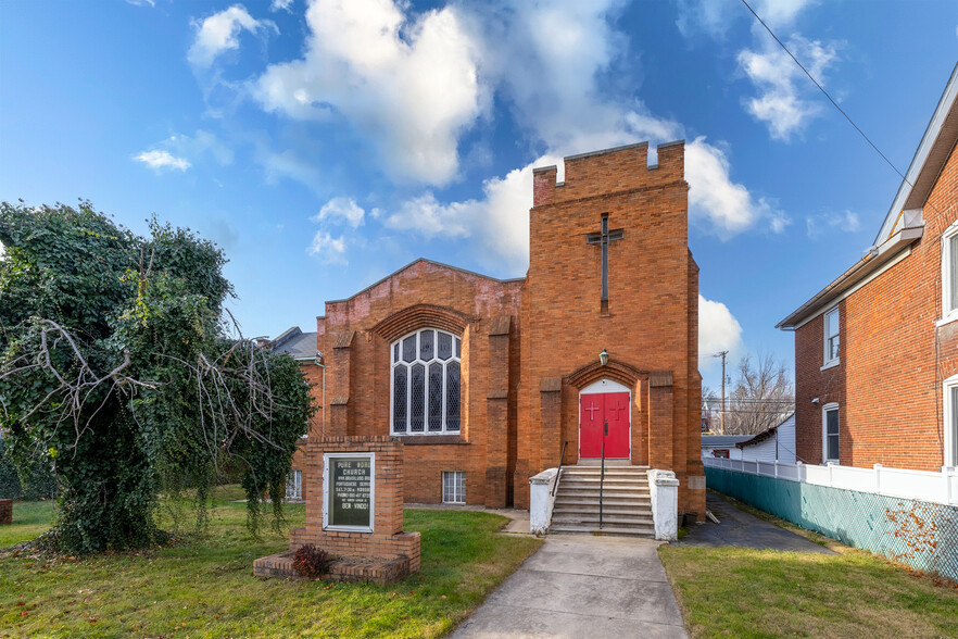 927 Broadway, Fountain Hill, PA for sale - Primary Photo - Image 1 of 36