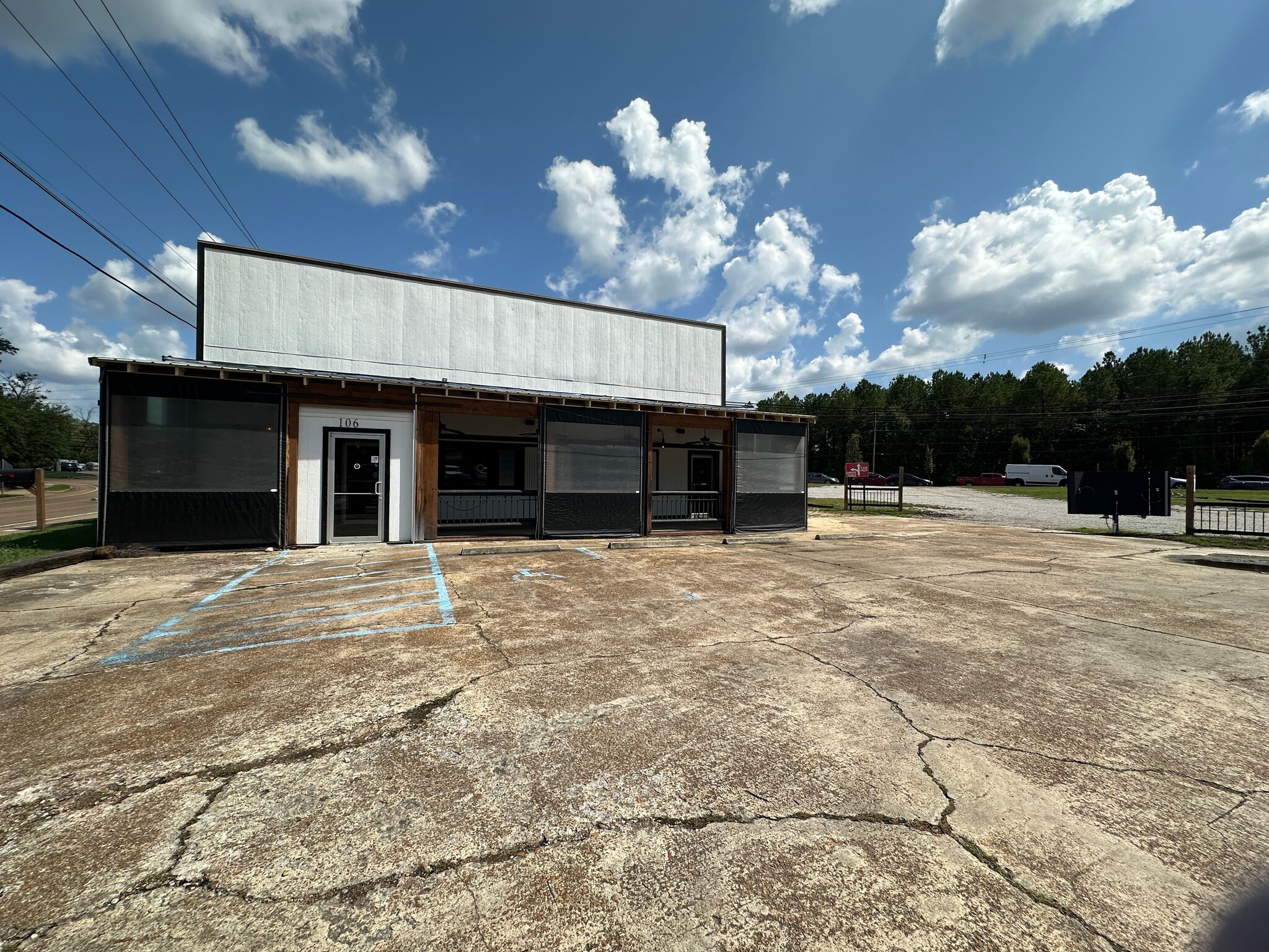 106 Avenue of Patriots St, Starkville, MS for sale Primary Photo- Image 1 of 23