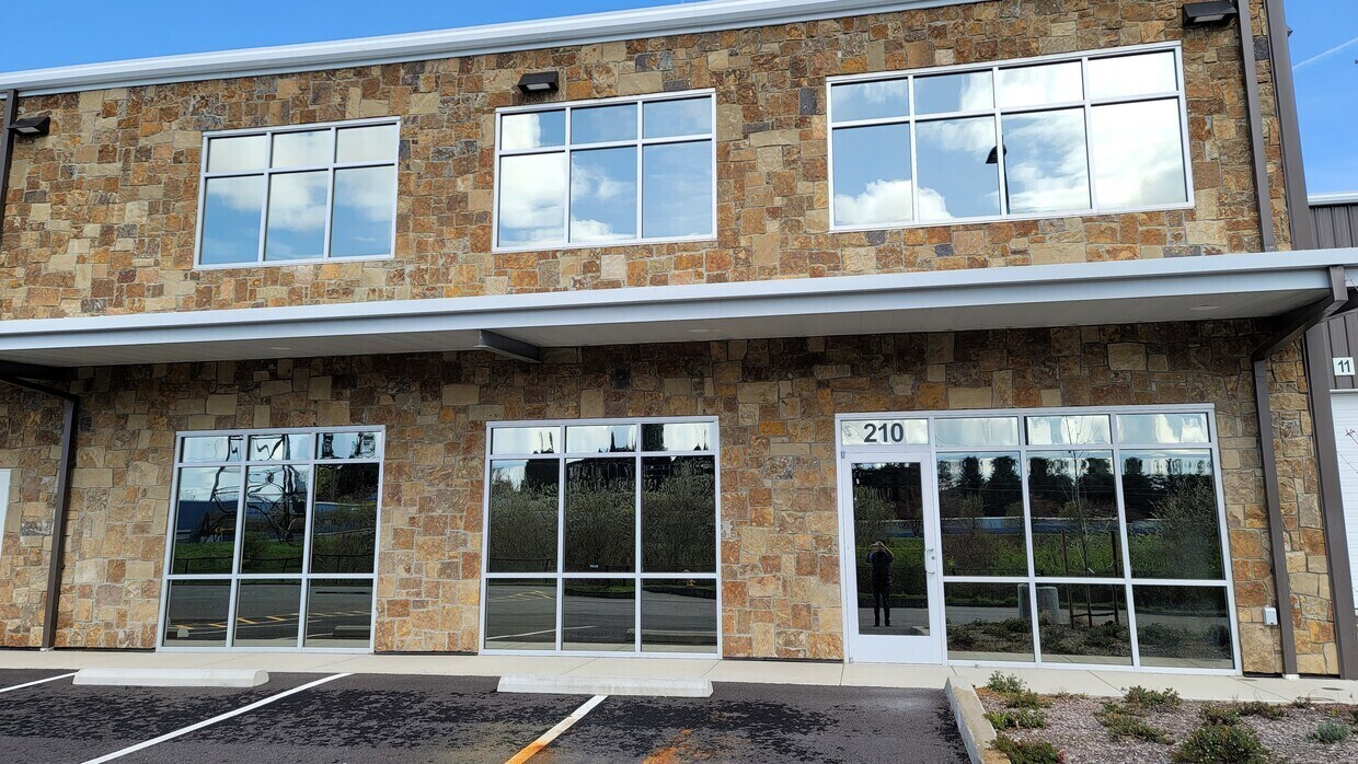 6501 NE 47th Ave, Vancouver, WA for lease Building Photo- Image 1 of 19