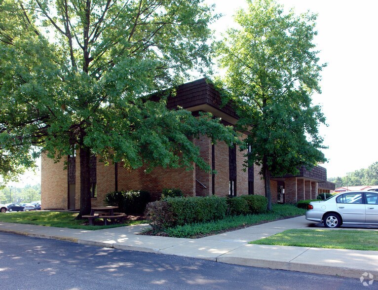 3921 E Market St, Warren, OH for sale - Building Photo - Image 1 of 1