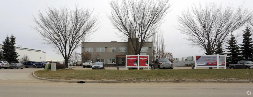 74 Liberty Rd, Sherwood Park, AB for sale - Primary Photo - Image 1 of 11