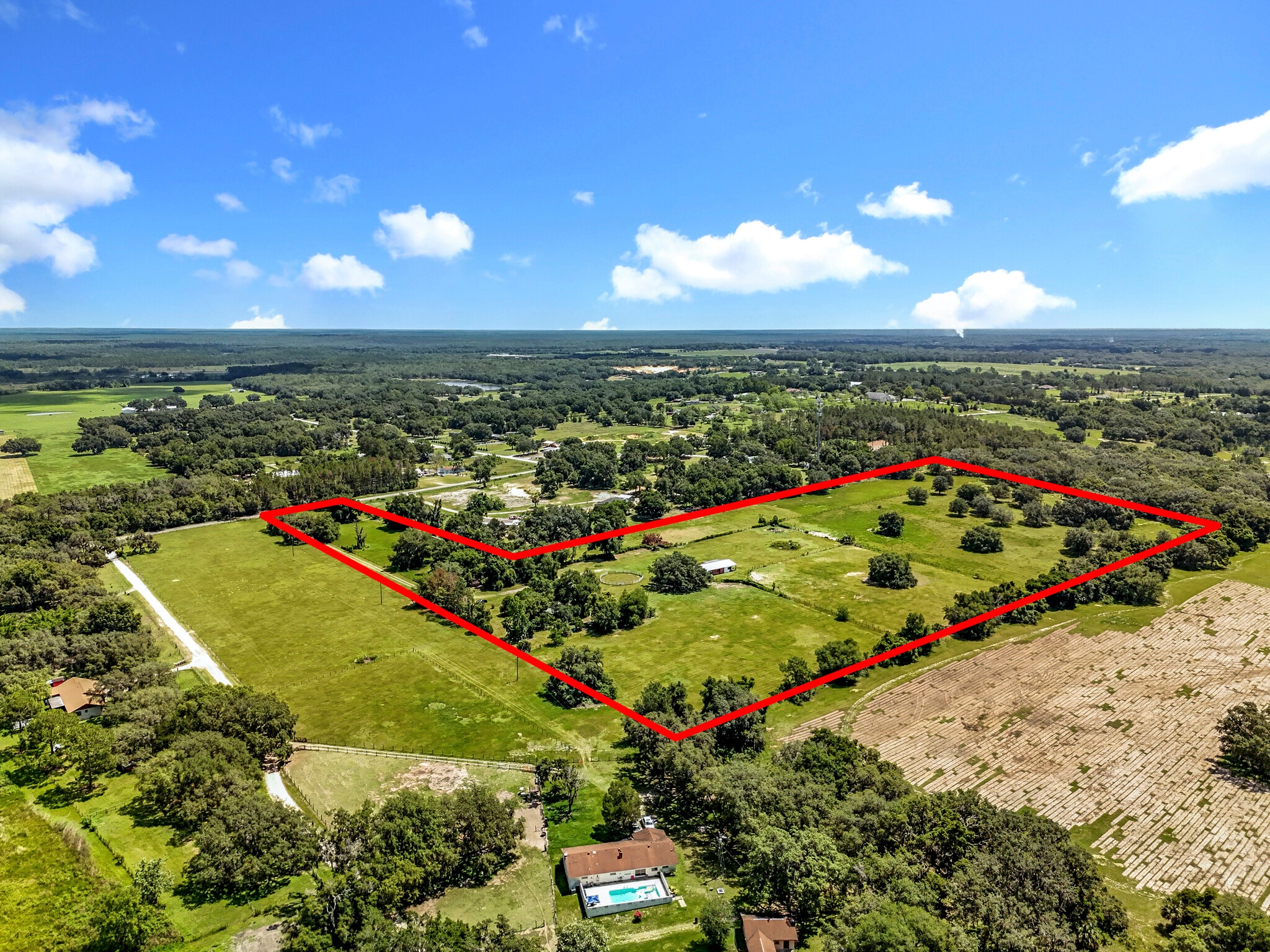 41204 Emeralda Island Rd, Leesburg, FL for sale Primary Photo- Image 1 of 23