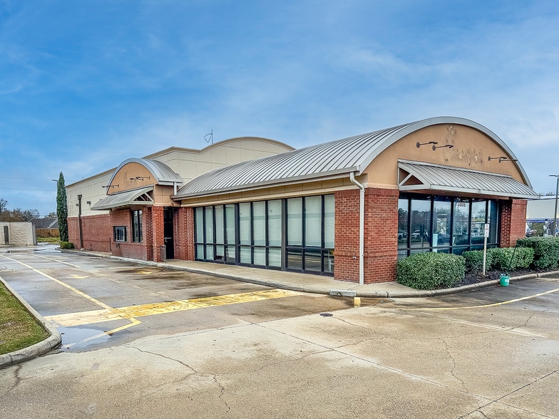 3806 Ambassador Caffery Pky, Lafayette, LA for sale - Primary Photo - Image 1 of 1