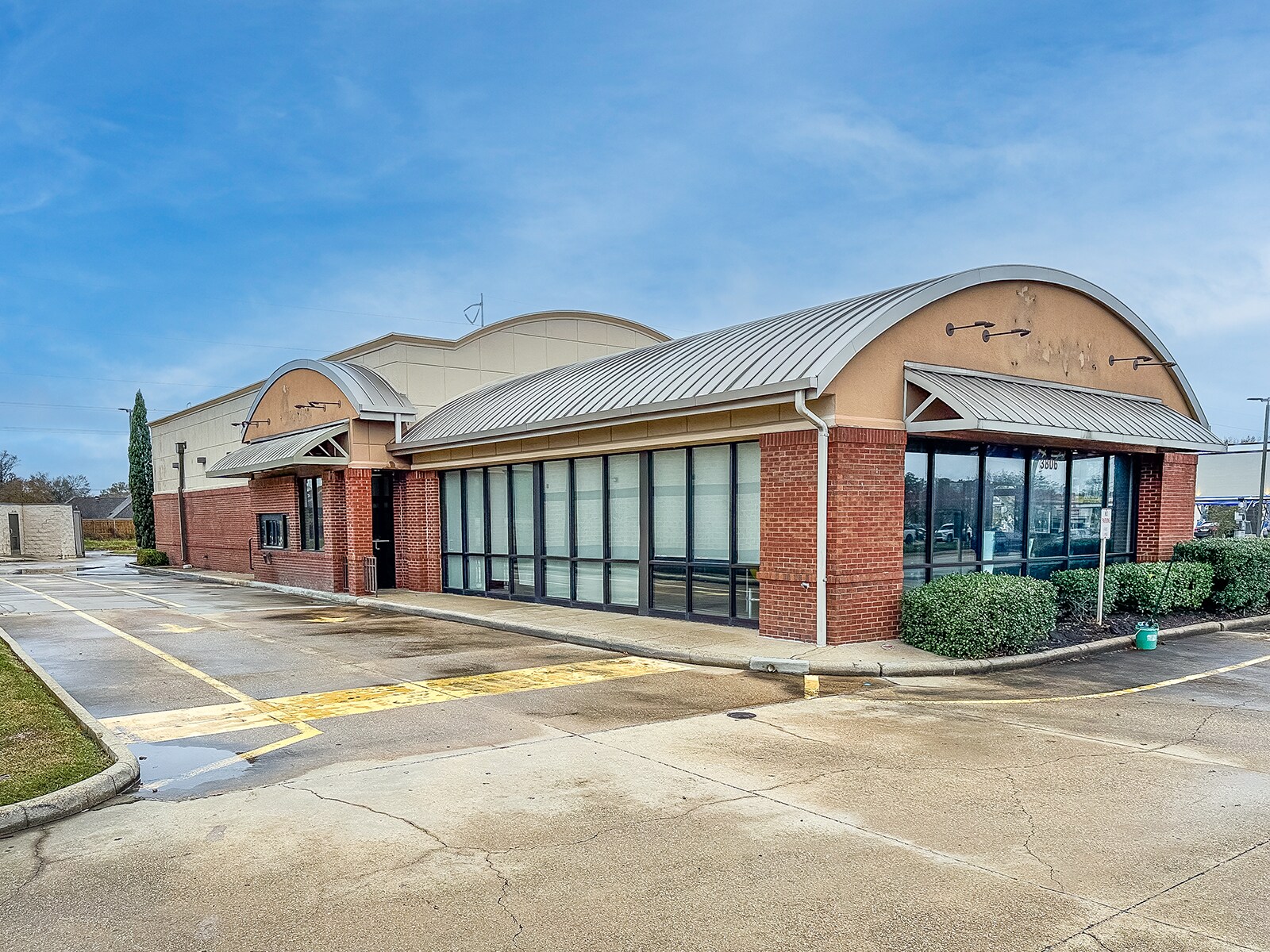 3806 Ambassador Caffery Pky, Lafayette, LA for sale Primary Photo- Image 1 of 2