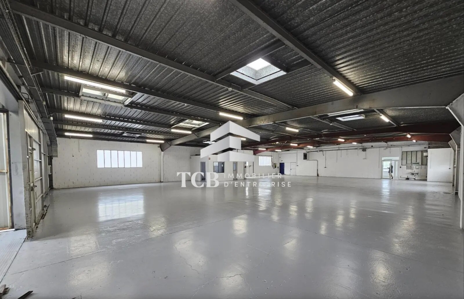 Flex in Carquefou for lease Building Photo- Image 1 of 4