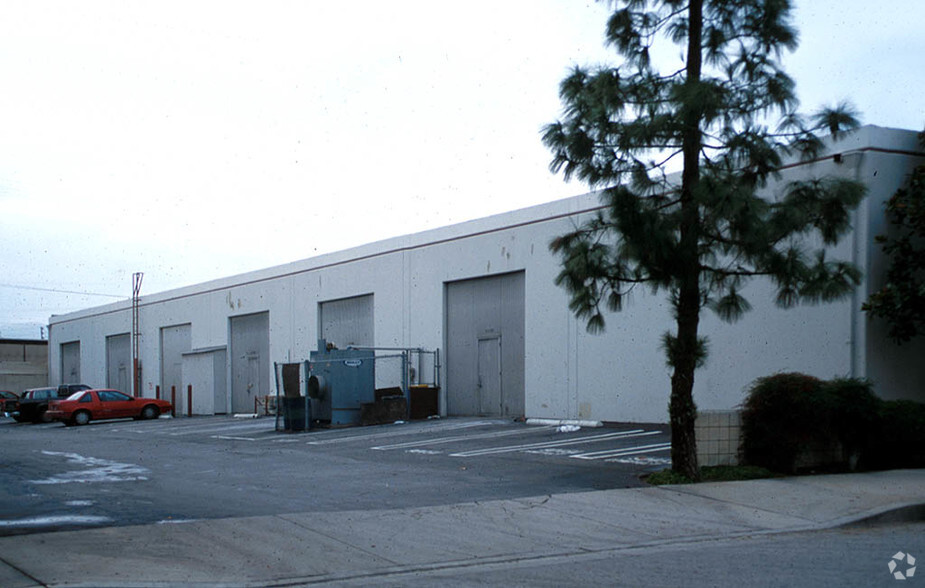 21200-21212 Nordhoff St, Chatsworth, CA for lease - Building Photo - Image 3 of 3