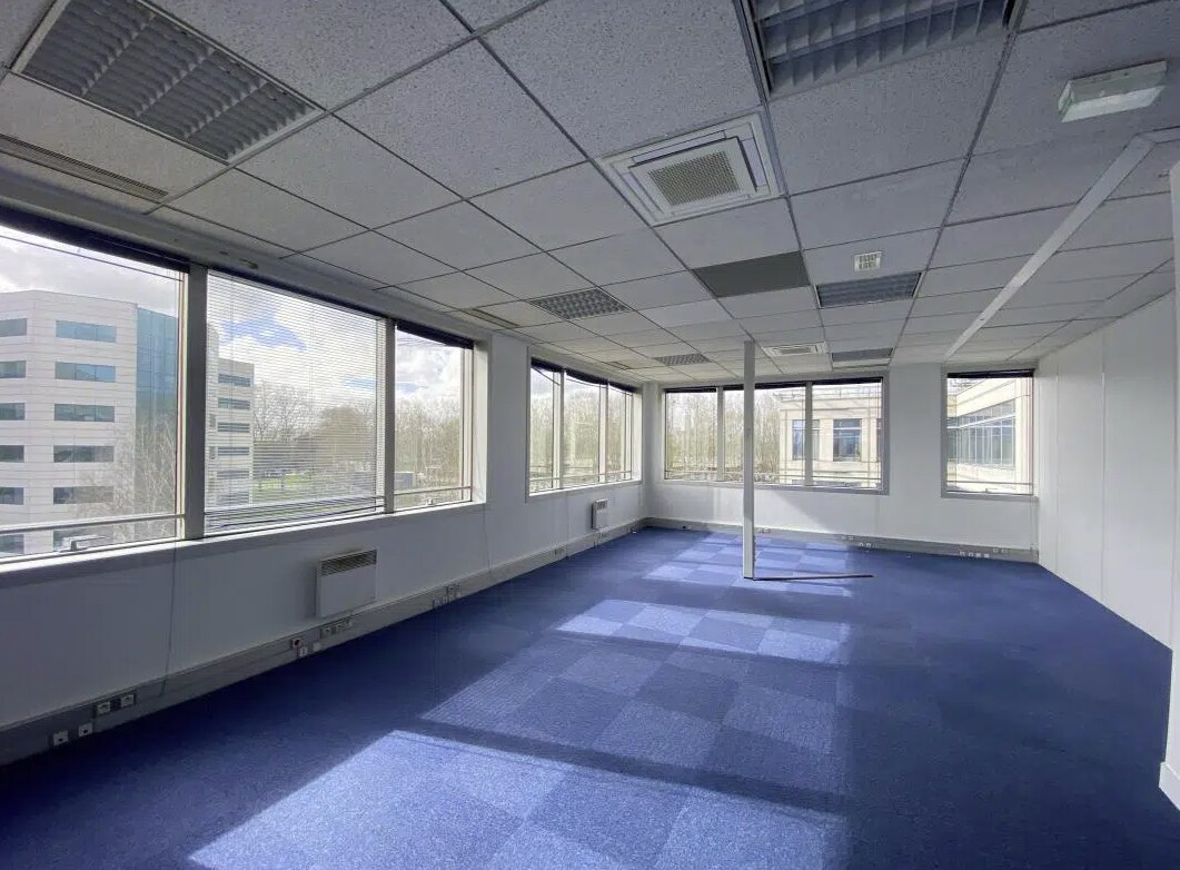 Villepinte, SSD 93420 - Unit 9-10-11-12 - - Interior Photo - Image 1 of 6