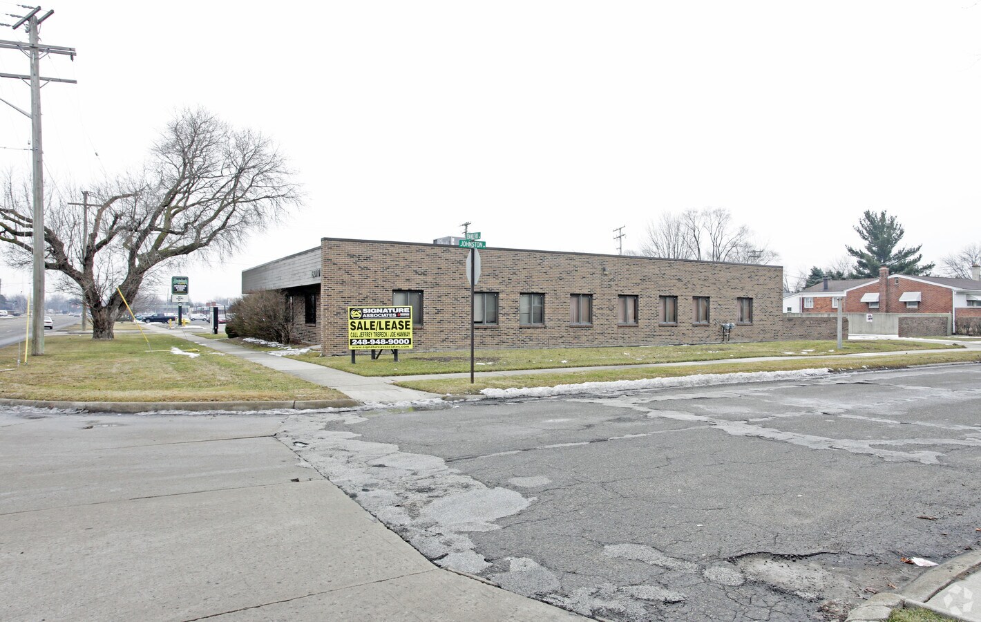 19070 E 10 Mile Rd, Eastpointe, MI 48021 Office/Medical for Lease