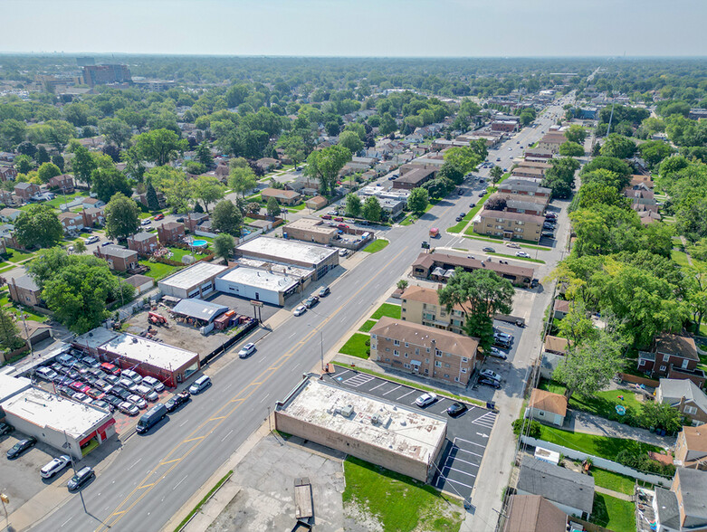 9122 S Kedzie Ave, Evergreen Park, IL for sale - Aerial - Image 3 of 16