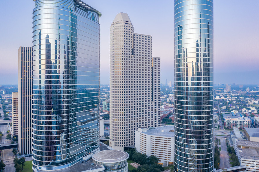 1600 Smith St, Houston, TX for sale - Building Photo - Image 1 of 1