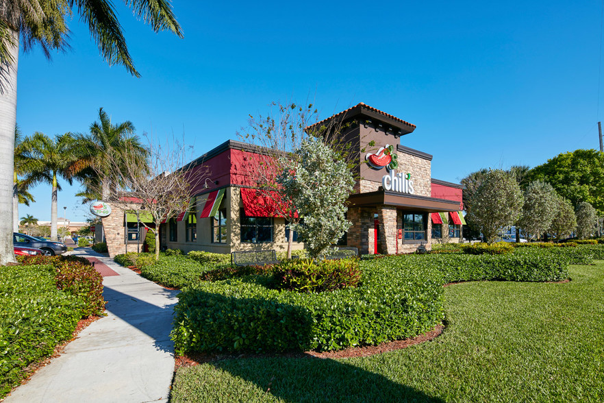 5812 Jog Rd, Lake Worth, FL for lease - Building Photo - Image 2 of 12