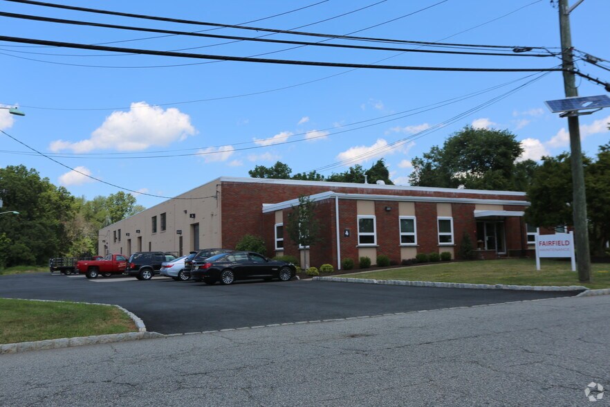 4 Commerce Rd, Fairfield, NJ for lease - Building Photo - Image 1 of 8