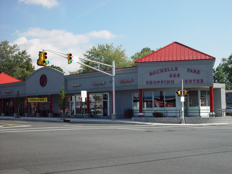 440 Rochelle Ave, Rochelle Park, NJ for lease - Building Photo - Image 1 of 8