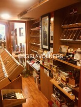 Retail in Barcelona, Barcelona for lease Interior Photo- Image 1 of 4