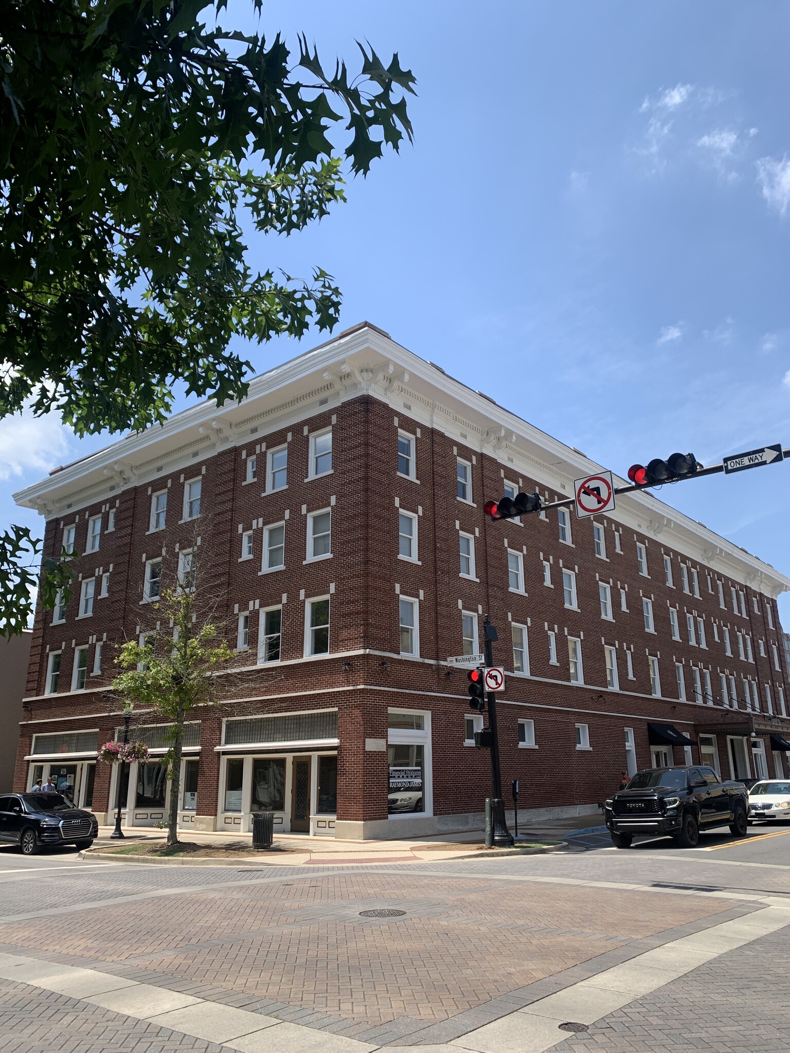 120 Holmes Ave NE, Huntsville, AL for lease Building Photo- Image 1 of 9