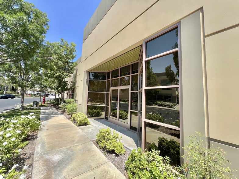 26465 Summit Cir, Santa Clarita, CA for lease - Building Photo - Image 3 of 21