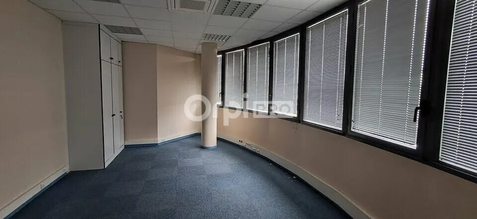 Office in Pau for lease - Interior Photo - Image 3 of 8