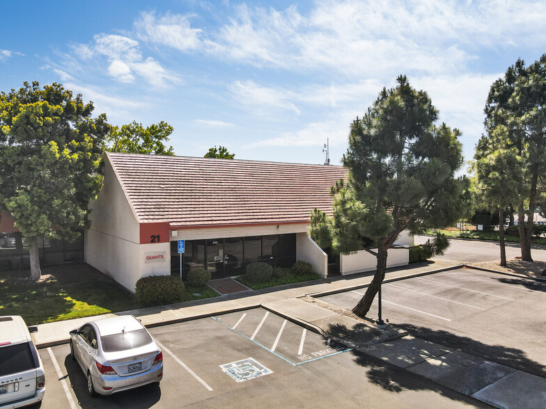 4701 Patrick Henry Dr, Santa Clara, CA for lease - Building Photo - Image 2 of 3