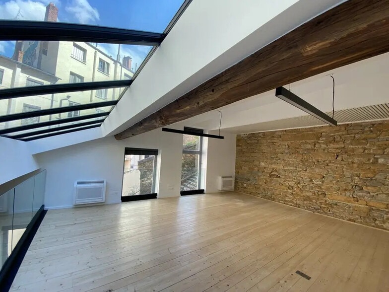 Office in Lyon for sale - Interior Photo - Image 2 of 12