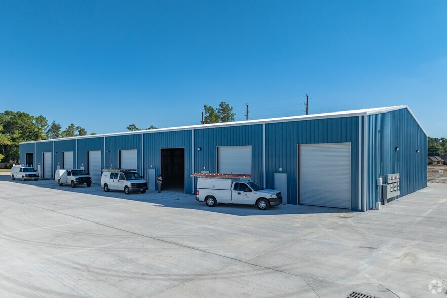 Portfolio of 3 properties for sale on LoopNet.com - Primary Photo - Image 3 of 3