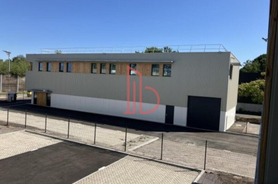 Flex in Gradignan for lease - Building Photo - Image 1 of 5