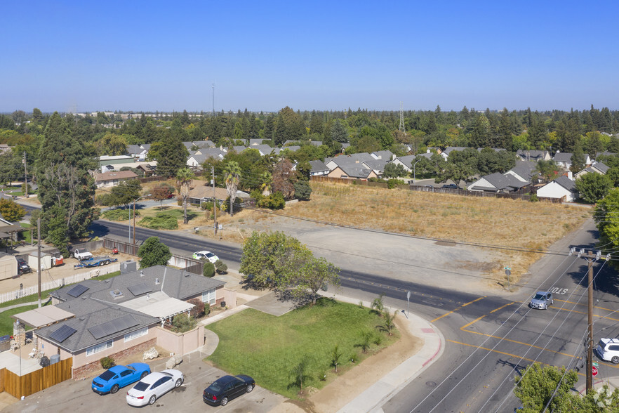 2531 W Rumble Rd, Modesto, CA for sale - Building Photo - Image 1 of 1