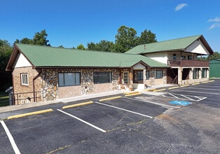 10 Deer Crossing Trl, Blairsville, GA for lease Interior Photo- Image 2 of 10