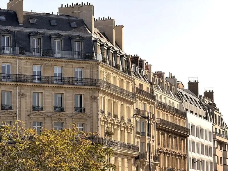 60 Rue De Londres, Paris for lease - Building Photo - Image 1 of 15