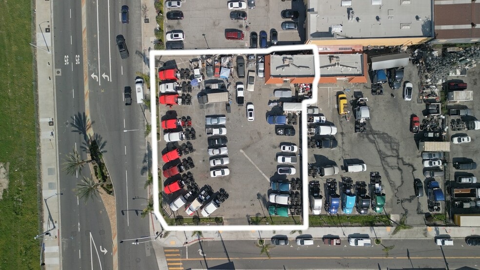 10000 Atlantic Ave, South Gate, CA for sale - Building Photo - Image 2 of 12