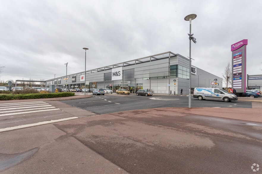 1-8 Stadium Way W, Milton Keynes for lease - Building Photo - Image 2 of 10