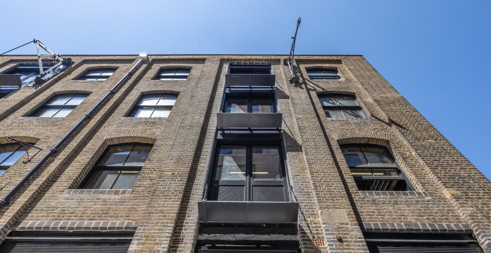 Blossom St, London for lease - Primary Photo - Image 1 of 23