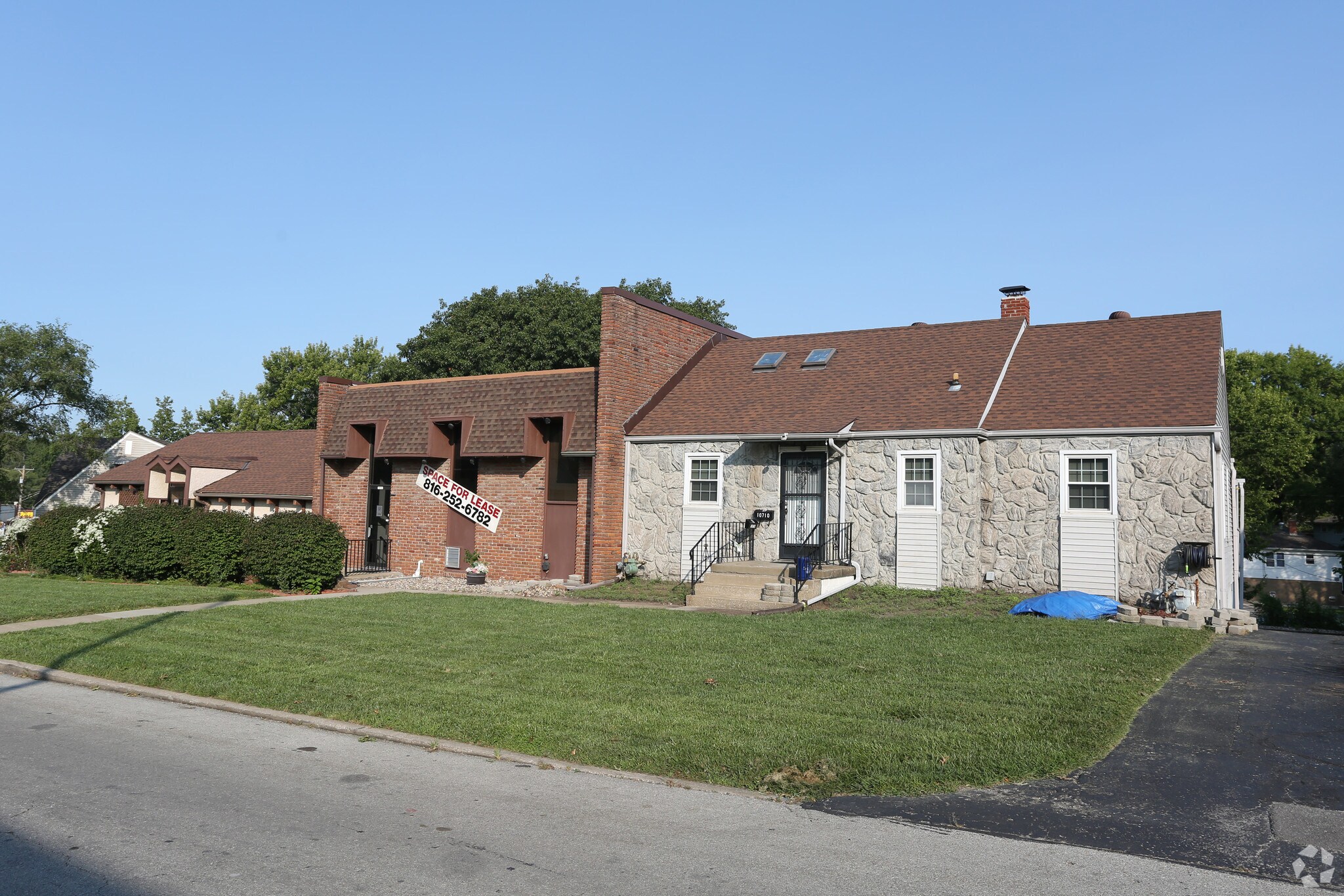 10700-10710 E Westport Rd, Independence, MO for sale Primary Photo- Image 1 of 1