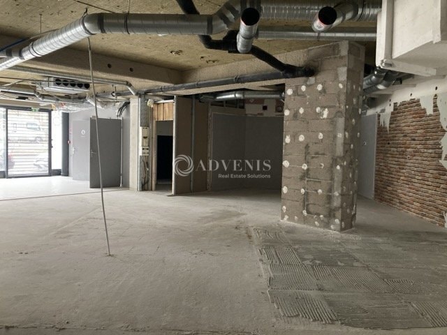 Retail in Nancy for lease - Interior Photo - Image 2 of 8