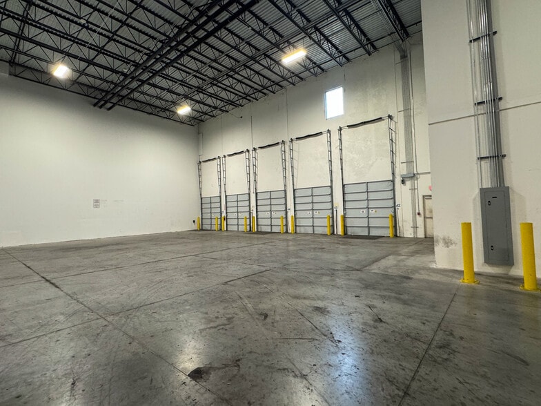 8503 NW 80th St, Medley, FL for lease - Interior Photo - Image 3 of 10