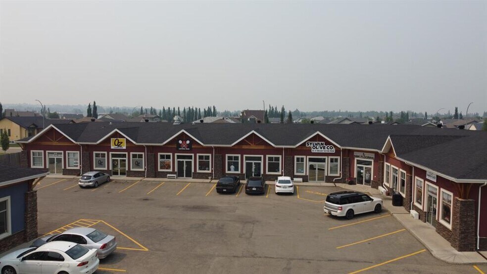 49 Hinshaw Dr, Sylvan Lake, AB for lease - Building Photo - Image 2 of 3