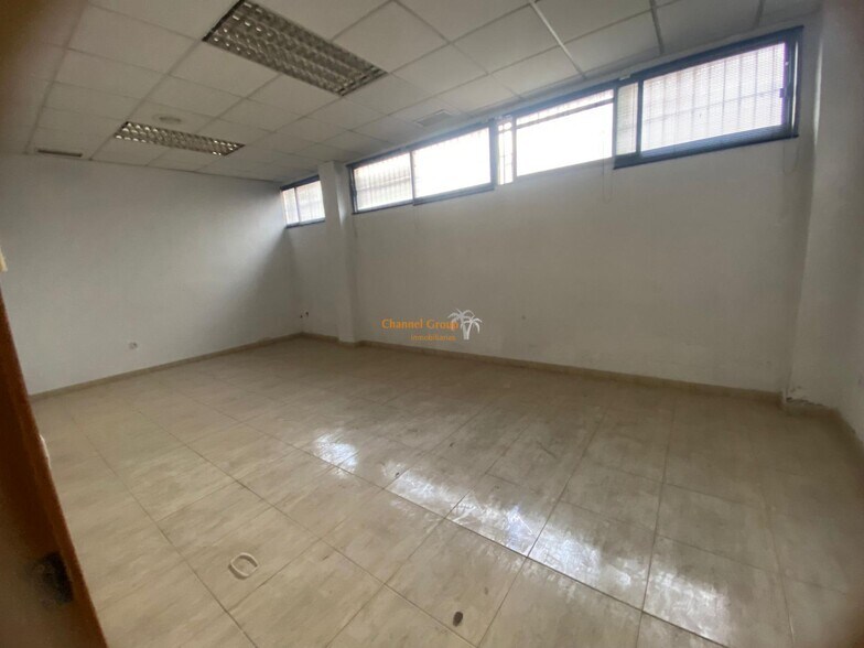 Retail in Orihuela for lease - Building Photo - Image 2 of 8
