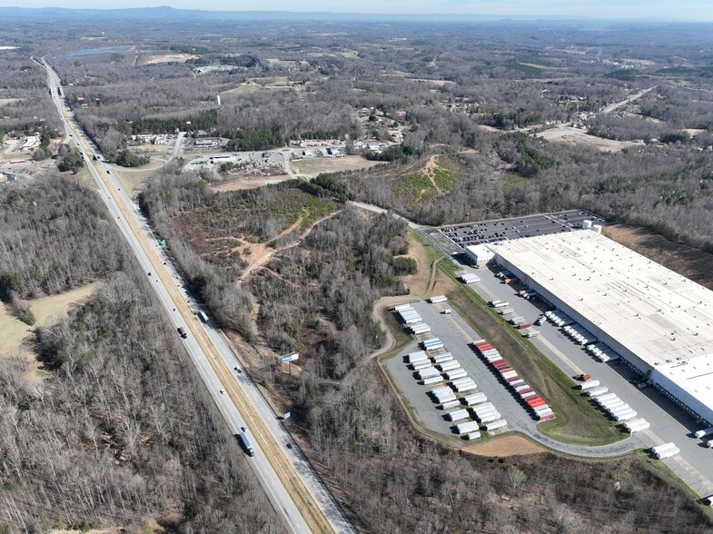 1000 PVH Quality Way, Jonesville, NC for lease - Building Photo - Image 3 of 3