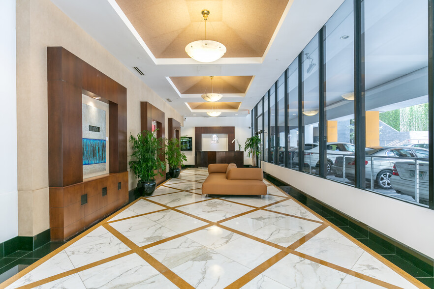 1110 Brickell Ave, Miami, FL for lease - Lobby - Image 3 of 96