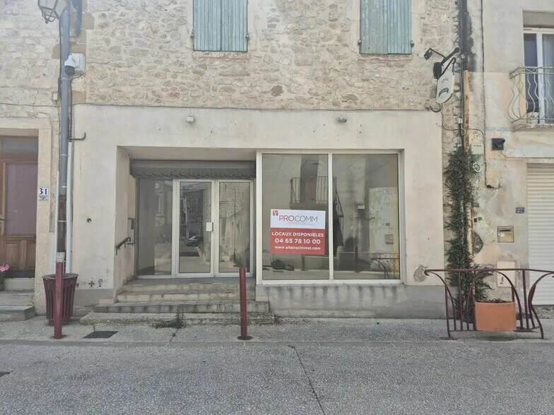 Retail in La Calmette for lease - Building Photo - Image 1 of 5