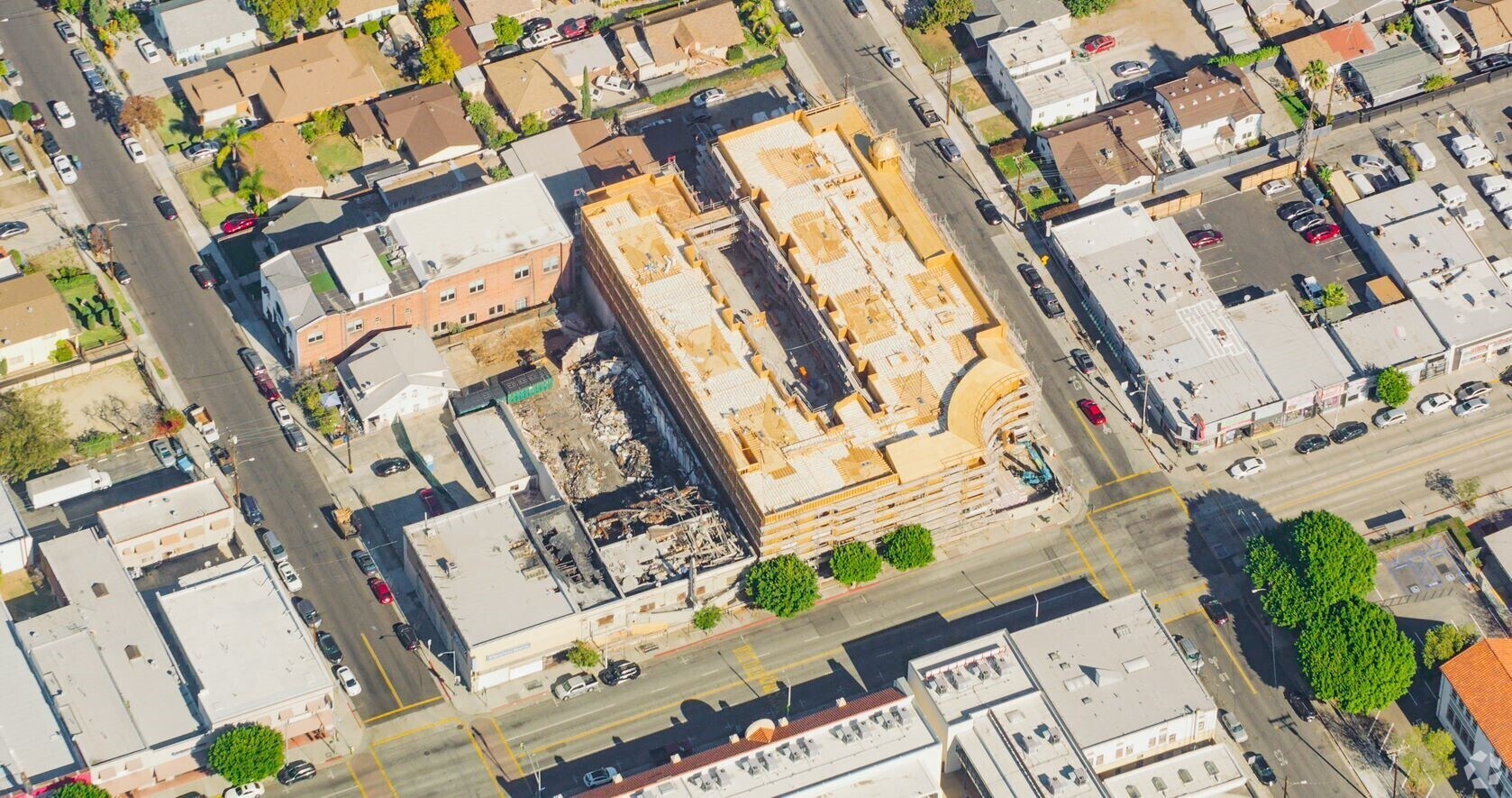 111 N Rowan Ave, Los Angeles, CA for lease Primary Photo- Image 1 of 4
