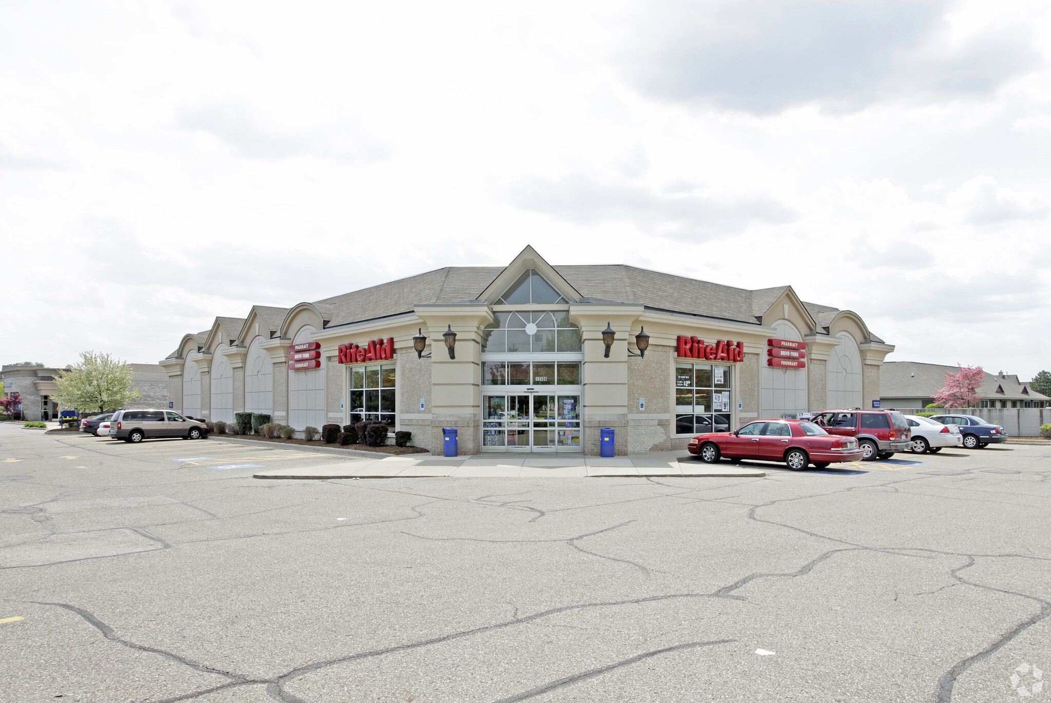 13500 19 Mile Rd, Sterling Heights, MI for lease Building Photo- Image 1 of 5