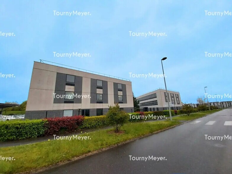 Office in Guipavas for lease - Building Photo - Image 2 of 9