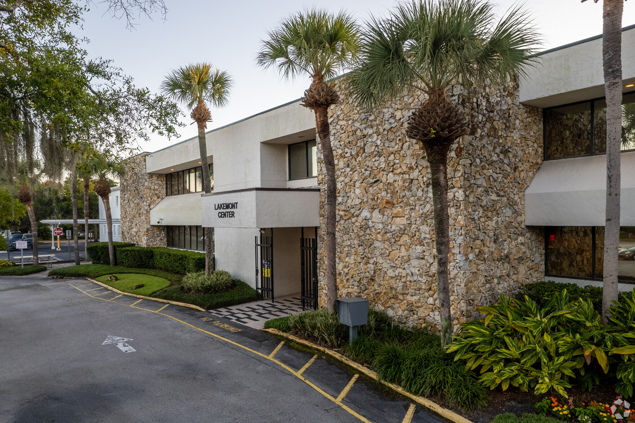 201 N Lakemont Ave, Winter Park, FL for lease Building Photo- Image 1 of 5