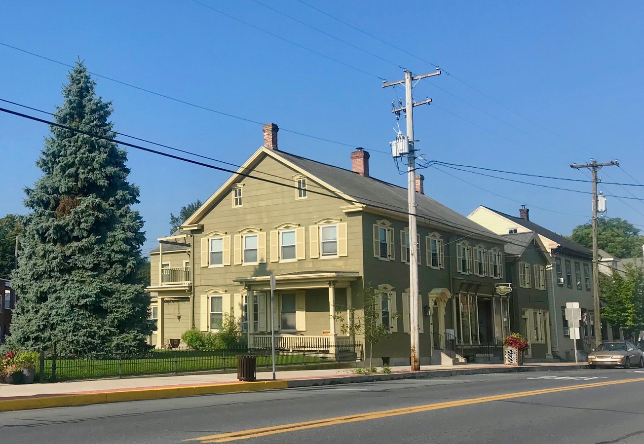 50 E Main St, Mount Joy, PA 17552