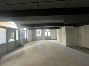 Retail in Lyon for lease Interior Photo- Image 2 of 10