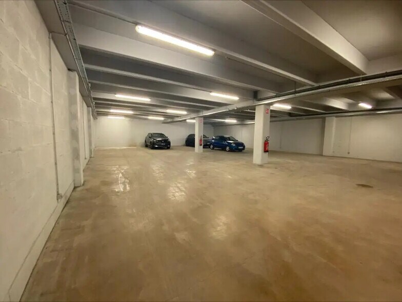 Flex in Palaiseau for lease - Building Photo - Image 2 of 5