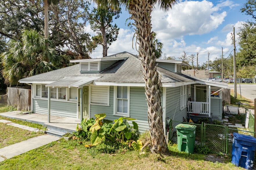 7810 N Van Dyke Plz, Tampa, FL for sale - Building Photo - Image 3 of 5